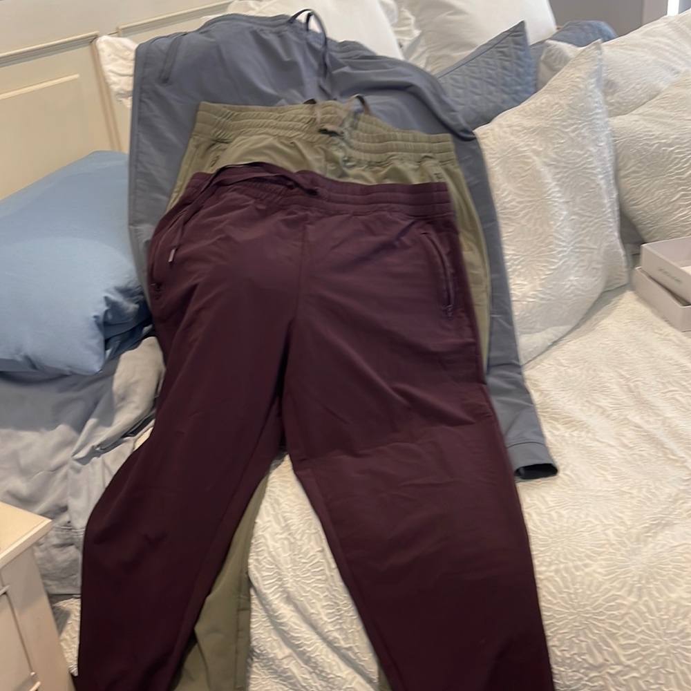 830 to 3 pairs burgundy, green and blue